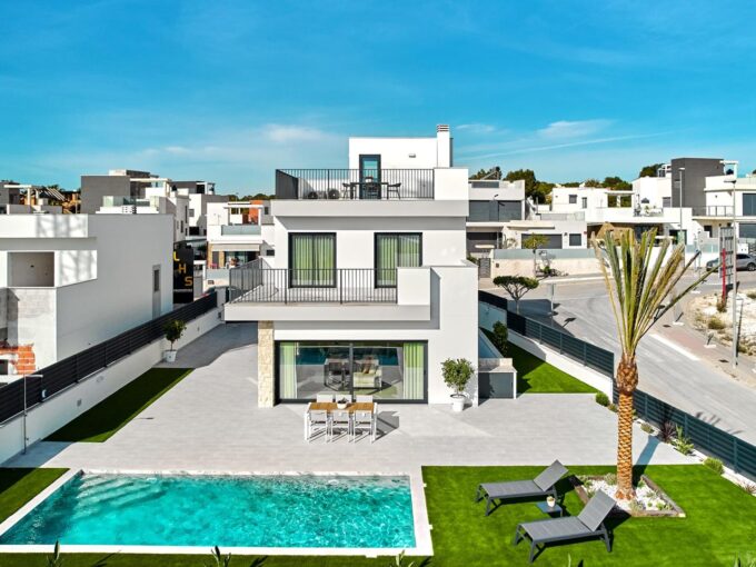 Villa for sale in San Miguel de Salinas