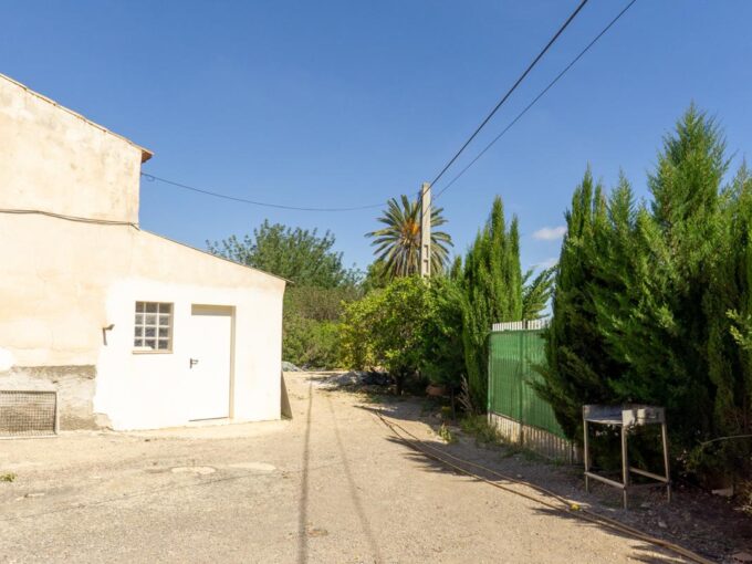 Chalet for sale in Elche