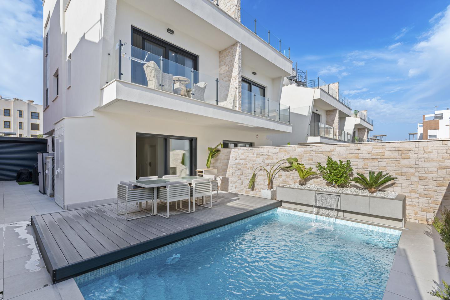 Bungalow en venta en Guardamar del Segura – #1084