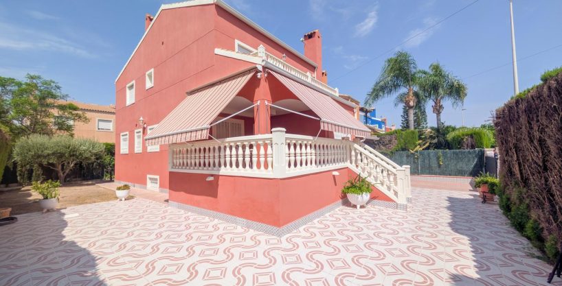 Chalet en venta en Elche