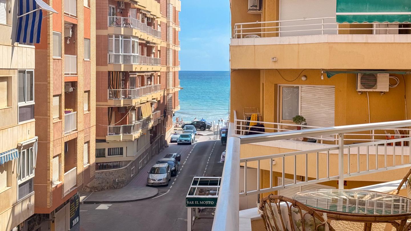 Piso en venta en Torrevieja, Playa de los locos – #3193
