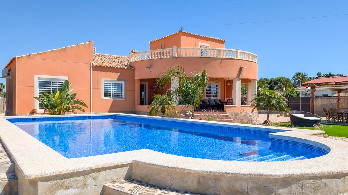 Chalet for sale in Elche, La Hoya – #3288