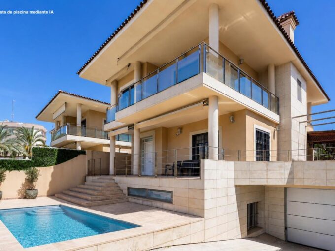 Chalet en venta en Elche