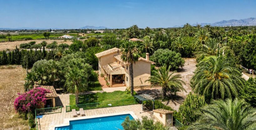Chalet for sale in Elche